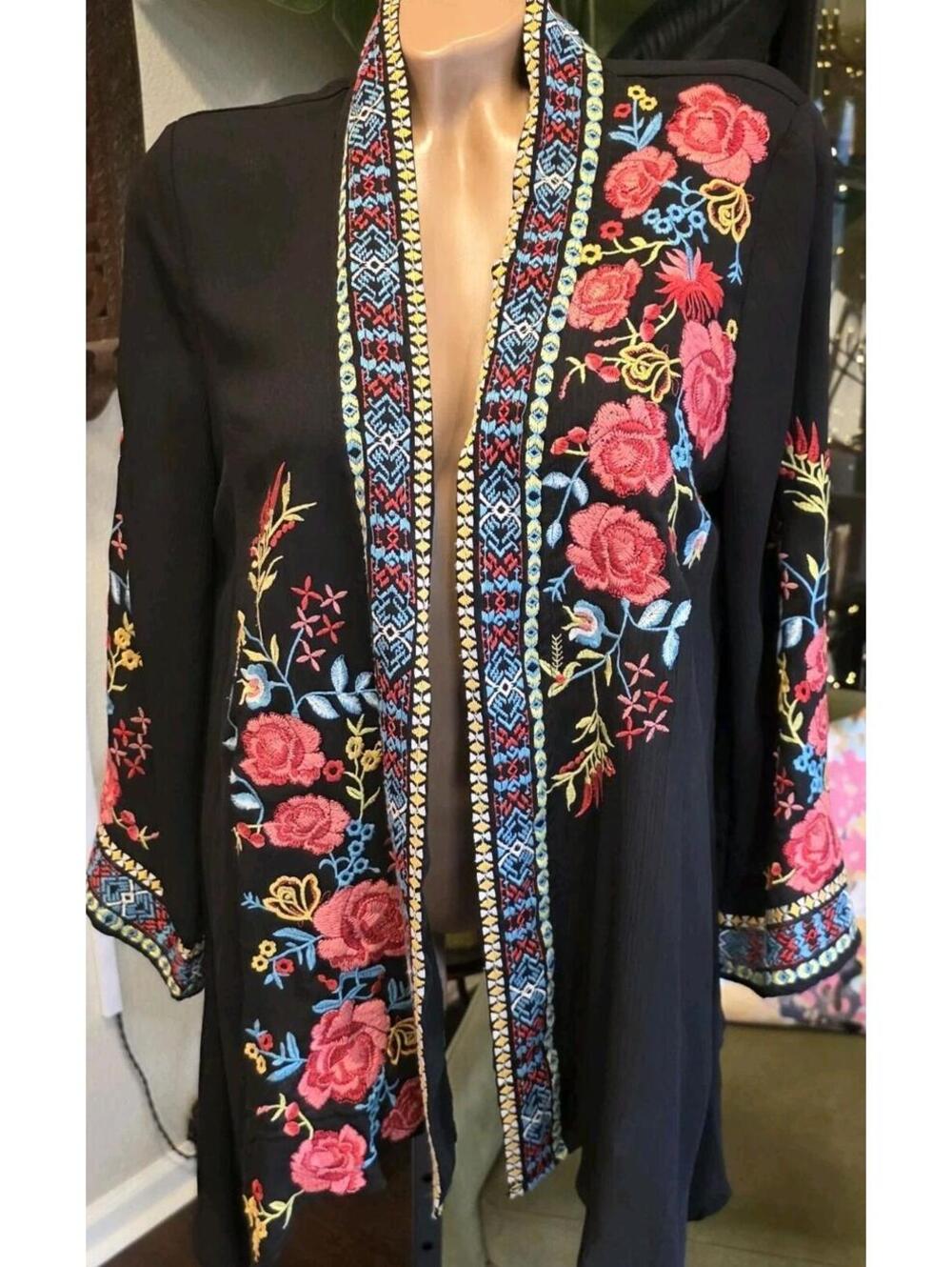 Andree by Unit Savanna Cardigan Womens Embroidered Open Front Small EUC